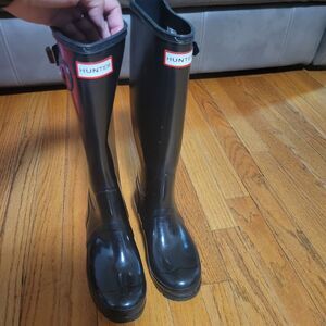 Hunter Women's Original Tall Back Adjustable Gloss Rain Boots: Black Size 6